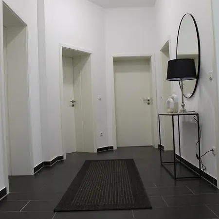 Mitten In Der Stadt 400 Meter Zum Bahnhof *