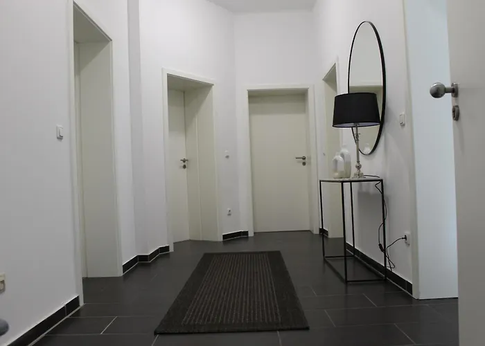 Mitten In Der Stadt 400 Meter Zum Bahnhof *